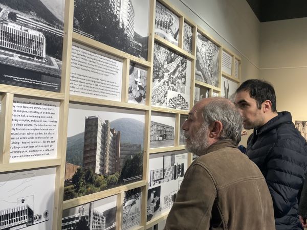 Martin-Miqaelyan-100-14-LN. 300x400