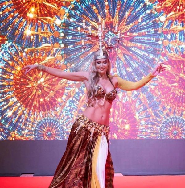 Mrs.-Supranational-2025-8-LN.jpg 300x400