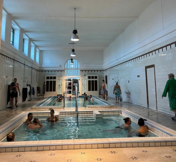 Széchenyi Thermal Baths-3-LN.jpg 300x400